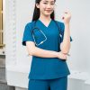 Áo Scrubs model